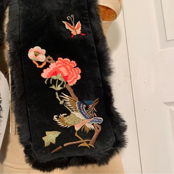 Natori suede and fur flowers birds butterfly embroidered scarf - Picture 10 of 11